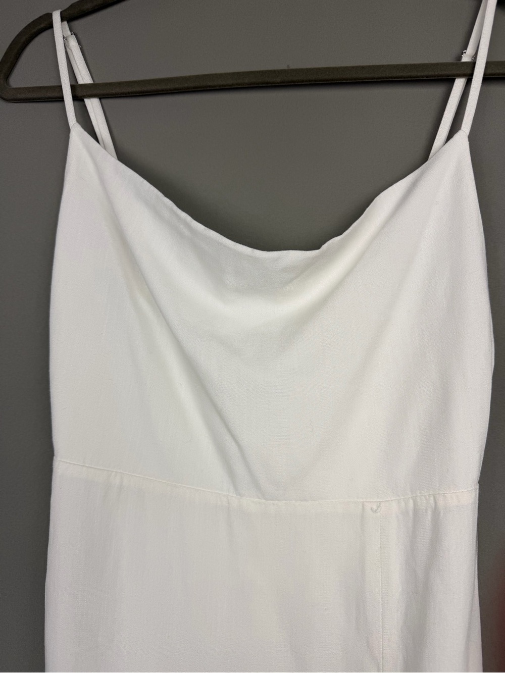 Old Money Minimalist White Dress - Picture 2 of 8